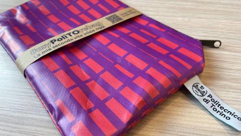 Un dettaglio dell'astuccio myPoliTOrebag