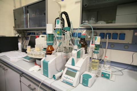 Laboratorio di ingegneria ambientale sanitaria apparecchiatura