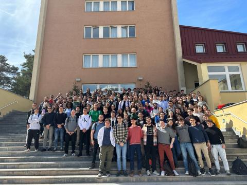 Foto di gruppo per gli studenti e le studentesse eccellenti