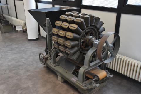 Magnetic electrocernator