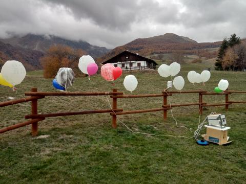 Grappoli di mini sonde leggere ed ecosostenibili 