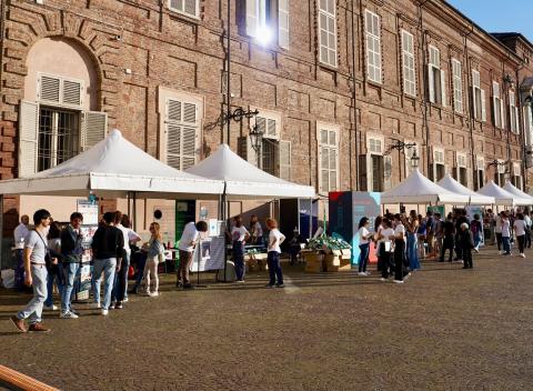 Gli stand della Notte allestiti nella Piazzetta Reale di Torino