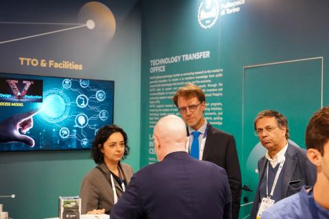 Dialogue between Politecnico researchers and the public