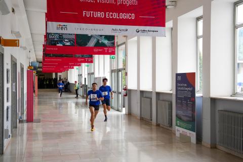 Una fase di gara nei corridoi del Politecnico