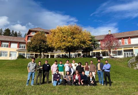 Il gruppo del Politecnico nella splendida cornice che ha ospitato la scuola