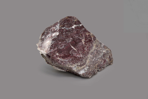 Minerale dalle sfumature grigie