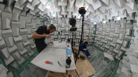 Il suono dell'acqua nella camera anecoica 