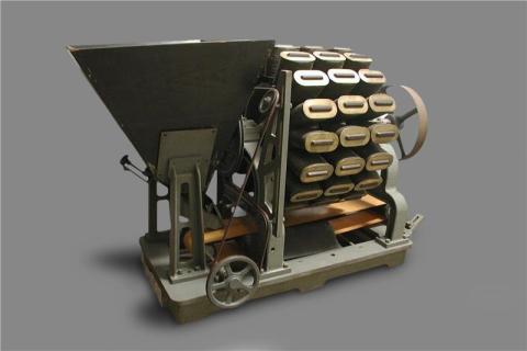 Elettrocernitrice magnetica per la separazione della magnetite dai minerali di rame, progettata da Quintino Sella (1854)