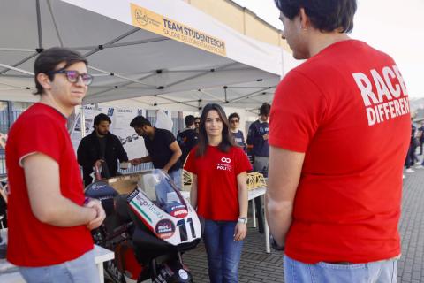 I team studenteschi come sempre presenti al Salone