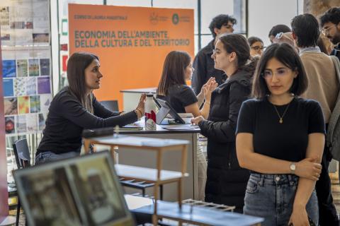 Lo stand del Corso di Laurea Magistrale in Economia dell'Ambiente, della Cultura e del Territorio