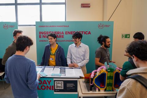 Lo stand del Corso di Laurea Magistrale in Ingegneria Energetica e Nucleare