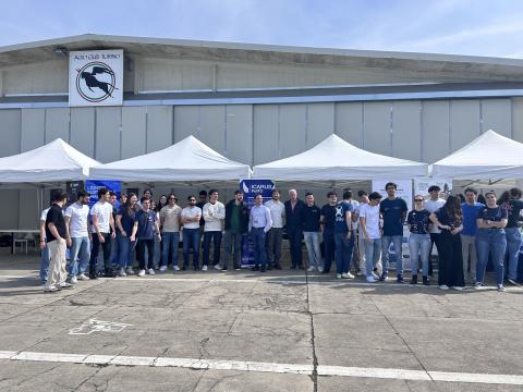 Il gruppo del DIMEAS e i Team all'evento