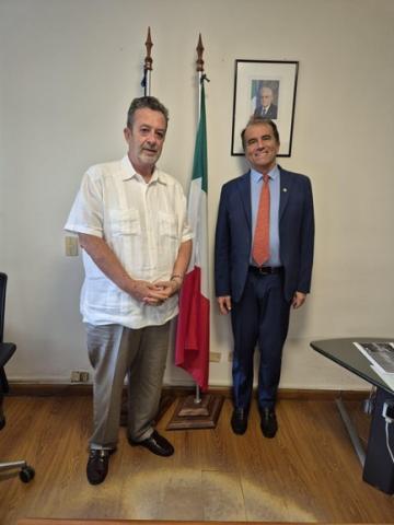 Il professor Zanino con l’Ambasciatore italiano ad Asuncion, Marcello Fondi