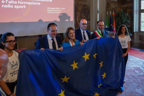 Together to respond to the challenges of our time