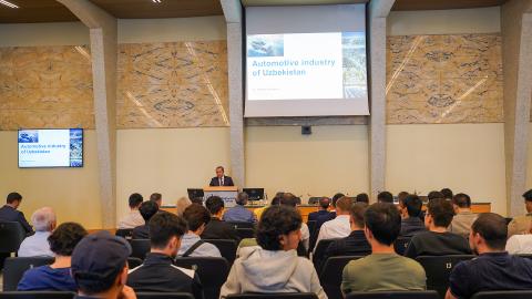 Foto della sala dove si è tenuta la lectio magistralis dell'ospite uzbeko