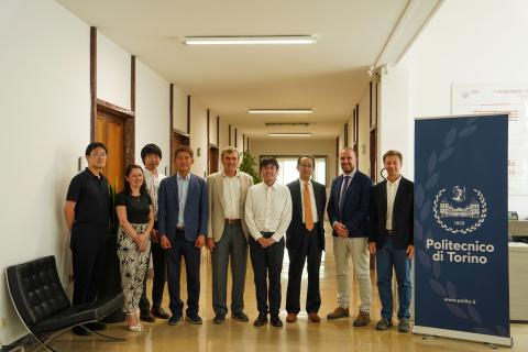 Foto di gruppo con gli ospiti giapponesi al Politecnico