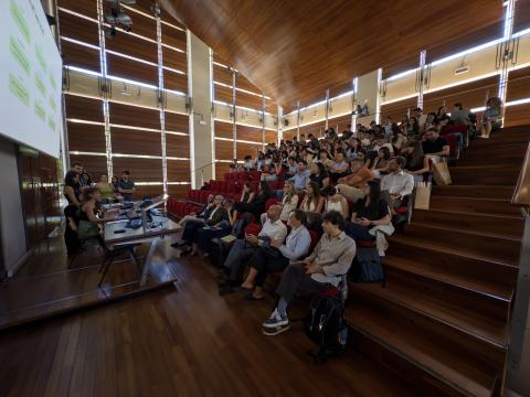 Studenti e docenti del corso all'evento conclusivo
