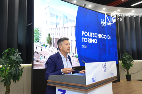 Il professor Francesco Novelli nel corso di uno dei seminari tenuti in Cina