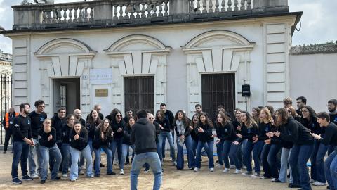 La performance del Coro PoliƎtnico