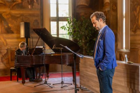Il reading-concerto “Il senso degli errori” con Massimiano Bucchi e il Maestro Arturo Stàlteri 