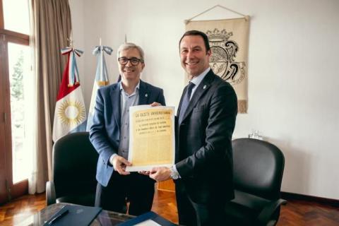 Il Rettore Corgnati e il Rettore dell'Universidad Nacional de Córdoba Jhon Boretto rinnovano l'intesa tra i due Atenei