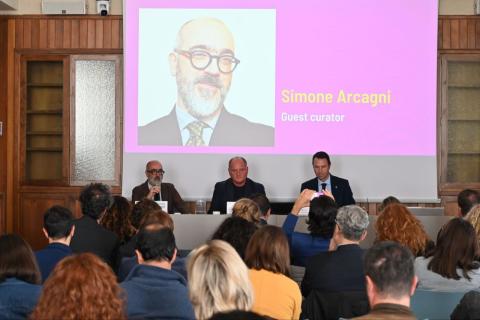 Il co-curatore Simone Arcagni