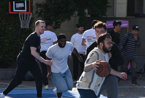 Basket sul campo polivalente