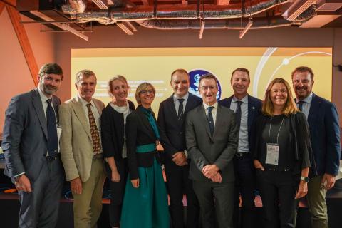 PoliTO team with the Mayor of Turin at Expo