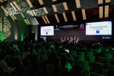 Durante la tavola rotonda "Innovazione Tecnica", moderata da Nick Chittenden