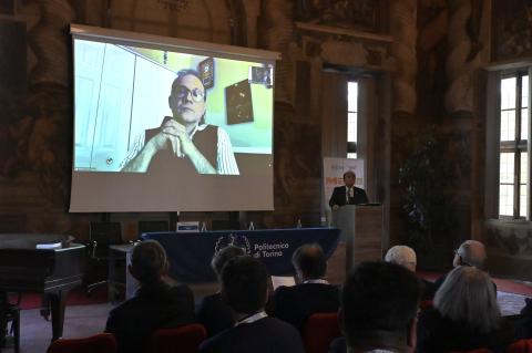 Il professor Zanino introduce gli interventi degli ospiti