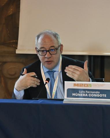 'intervento di Luis Fernando Mùnera Congote, rettore della Pontificia Universidad Javeriana