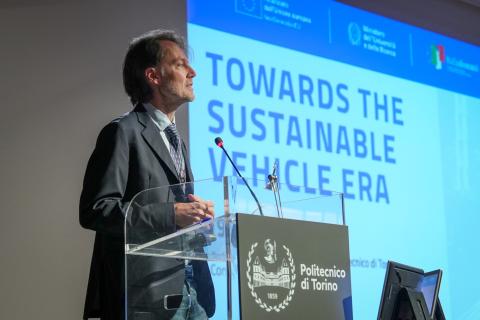 L'intervento del professor Gianmario Pellegrino con Funzioni aggregate alla Vicerettrice per l’Innovazione scientifico-tecnologica in merito al trasferimento tecnologico alle imprese 