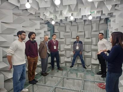I partecipanti all’ASC “Sustainable Energy Transition: PoliTo–Latin America collaboration towards joint PhD initiatives” visitano la camera anecoica