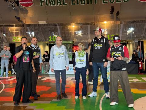 La VR Silvia Barbero, il VR Stefano Sacchi, l'ex giocatore Giacomo Galanda e gli speaker dell'organizzazione