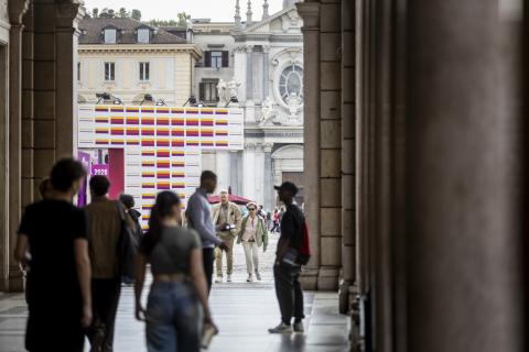 La città con i colori di Biennale 