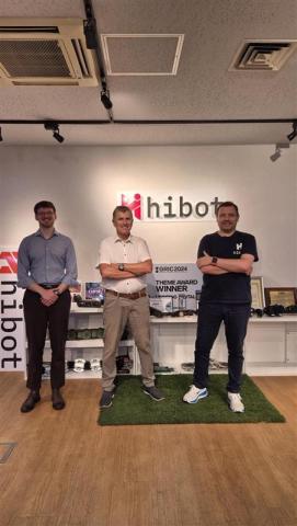 La delegazione del Japan Hub in visita presso Hibot