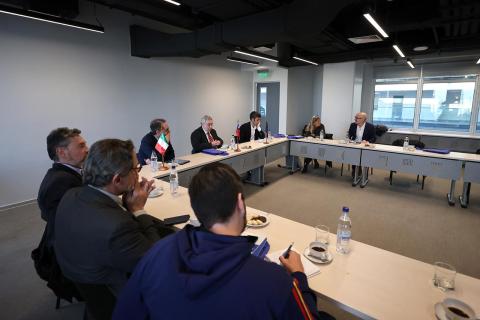 Un momento del confronto presso il Complesso Universitario Vicuña Mackenna 20 
