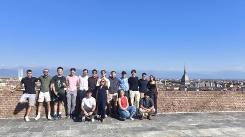 I partecipanti alla Summer School CoMAS 2026 durante una visita alla città di Torino