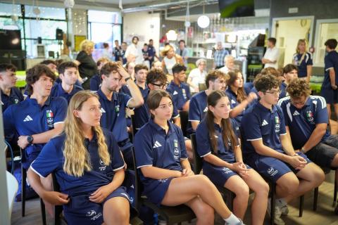 Le atlete e gli atleti delle rappresentative sportive di Ateneo durante la presentazione