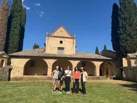 Le studentesse del Team DIRECT al lavoro presso la tenuta La Scarzuola