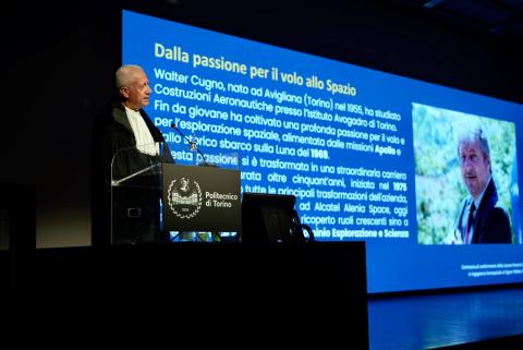 Giorgio Guglieri, Direttore del Dipartimento di Ingegneria Meccanica e Aerospaziale-DIMEAS, pronuncia la laudatio di Walter Cugno