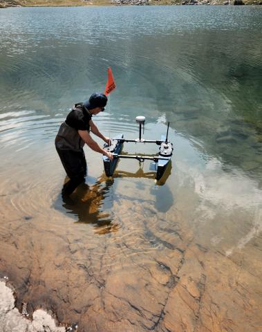 Messa in acqua del drone batimetrico