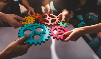 ingranaggi che si incastrano 