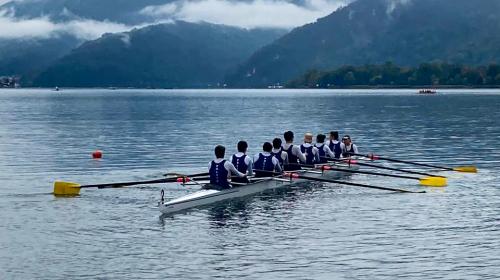 L'equipaggio del Politecnico pronto per la regata contro EPFL Losanna