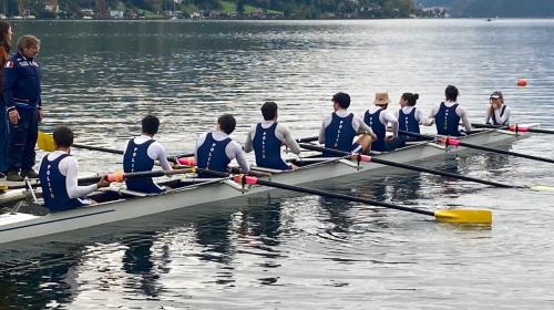 L'equipaggio del Politecnico alla partenza della regata