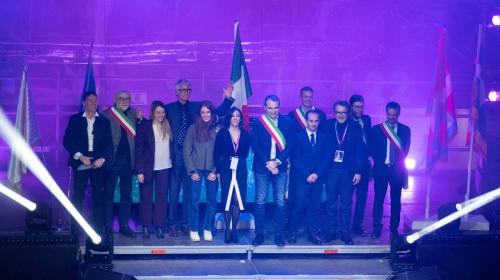 Foto di gruppo serata Pala Alpitour con i sindaci piemontesi