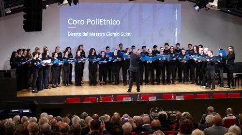 Il coro sul palco