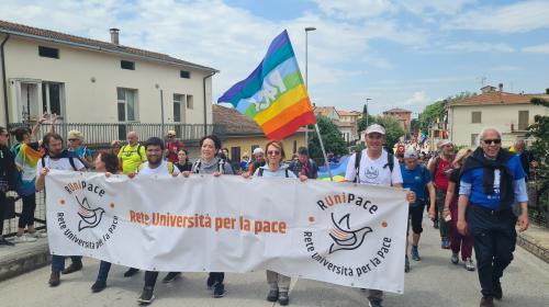 Con lo striscione della Rete RUniPace