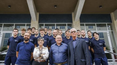 Foto di gruppo con la Prorettrice Laura Montanaro e il Presidente del CUS Torino Riccardo D'Elicio