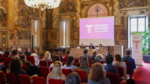 Il Salone d'Onore del Castello del Valentino ospita la conferenza stampa di presentazione della prossima Biennale